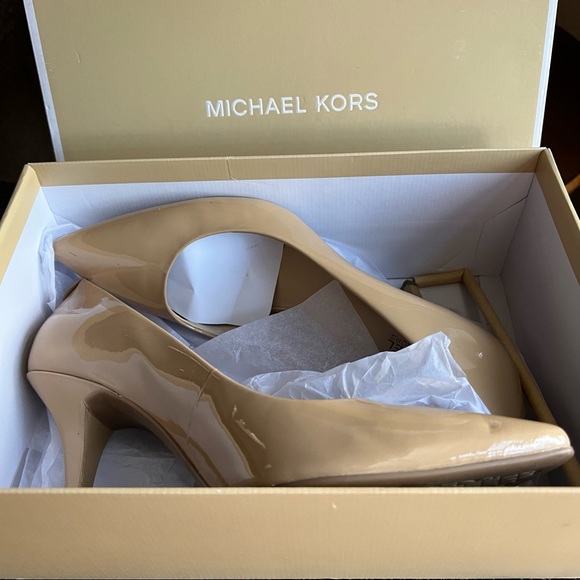 NIB! Michael Kors Flex Mid Pump in Nude Patent Sz US8.5 - Picture 3 of 12